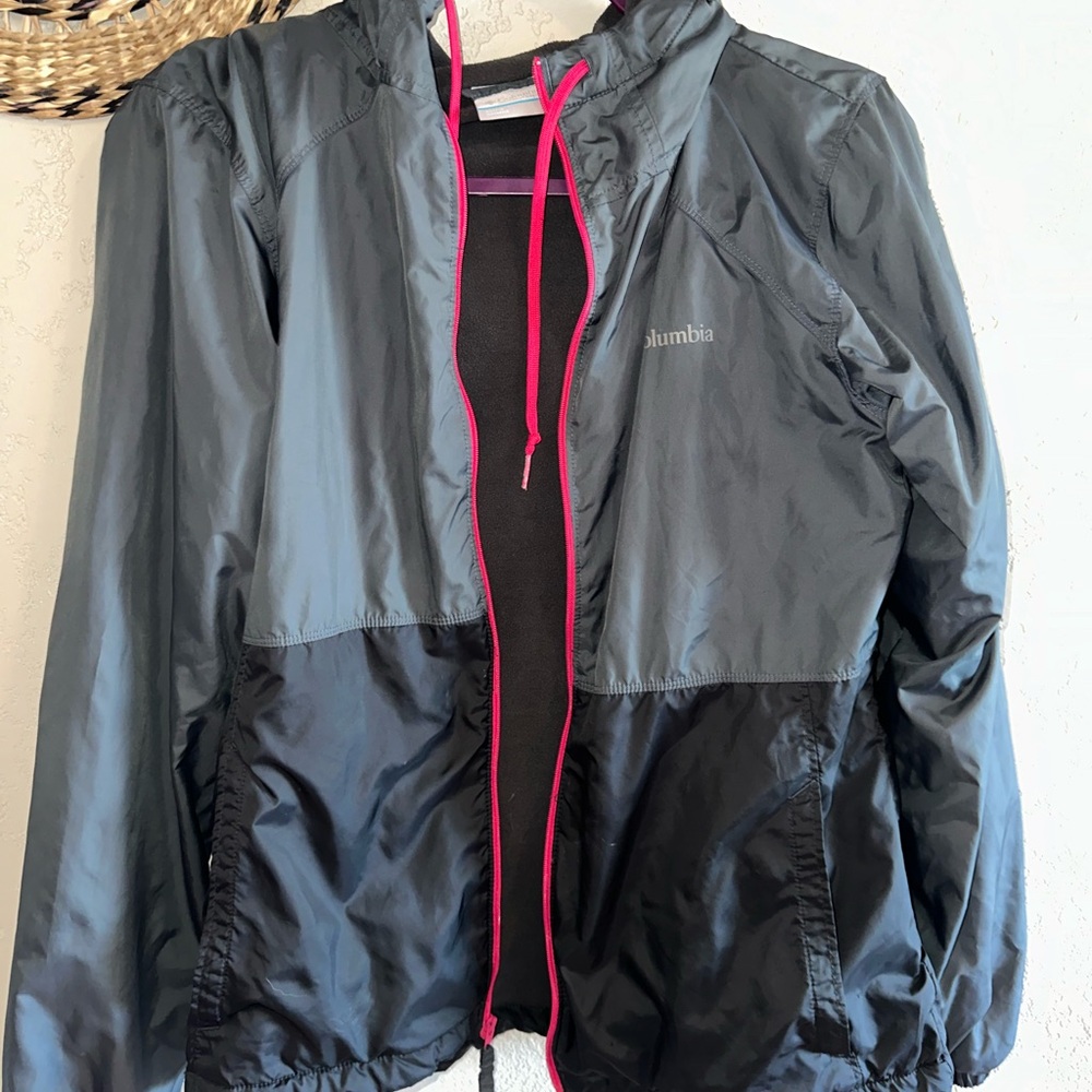 Columbia Gray and Black Windbreaker with Pink Accents